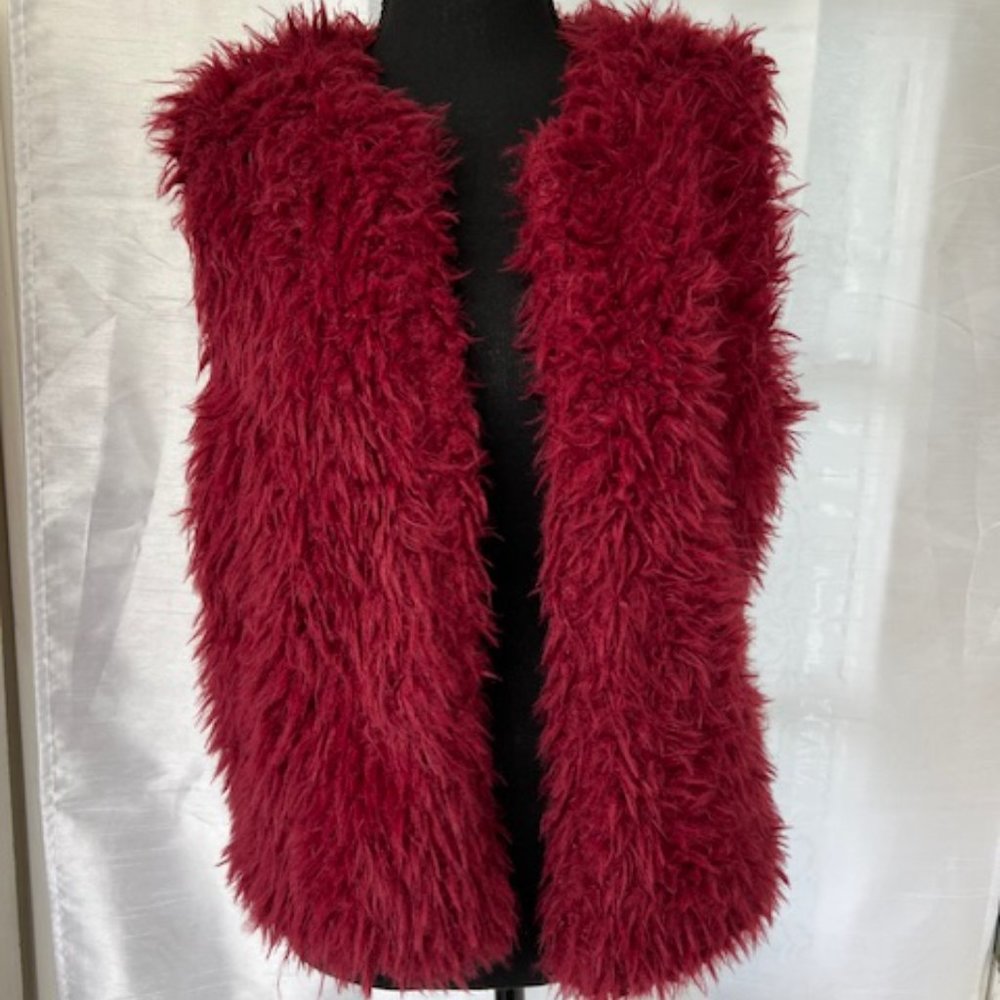 IOS Red Shaggy FAUX FUR VEST Women's Med